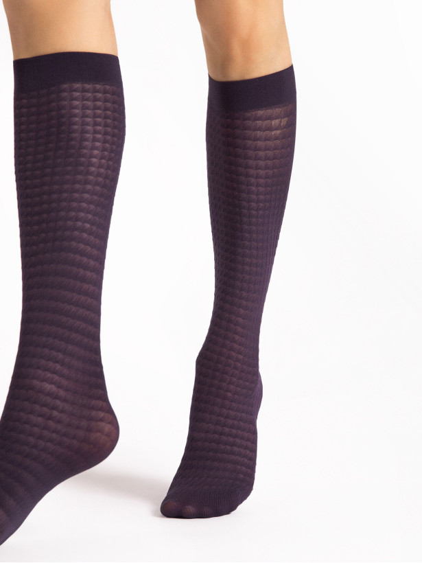 Strukturierte Kniestrümpfe FIORE Twilla – 40 DEN Geometrisch