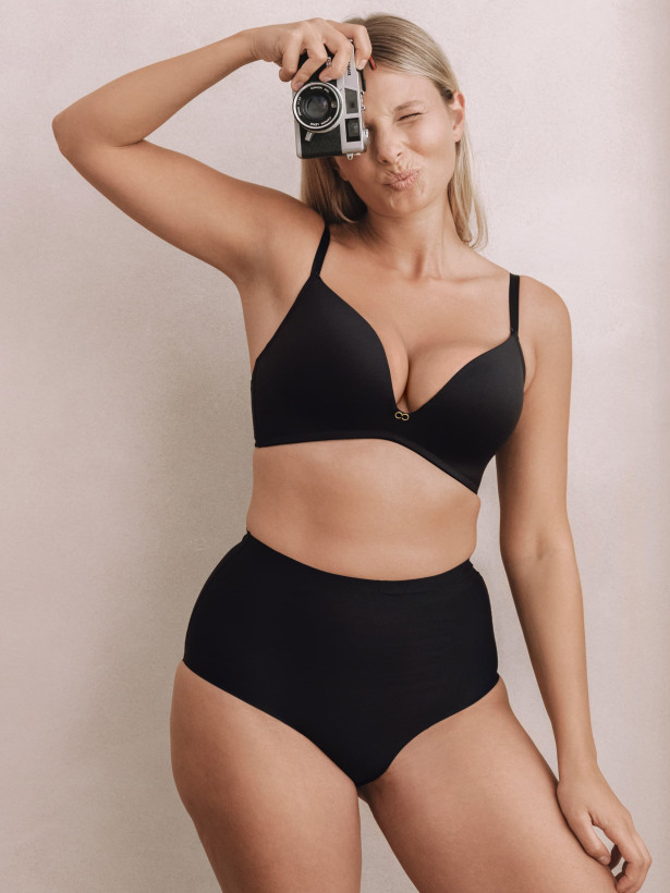 Seamless Push-Up Bra Mefemi Amelia Black – Wireless Plunge Support