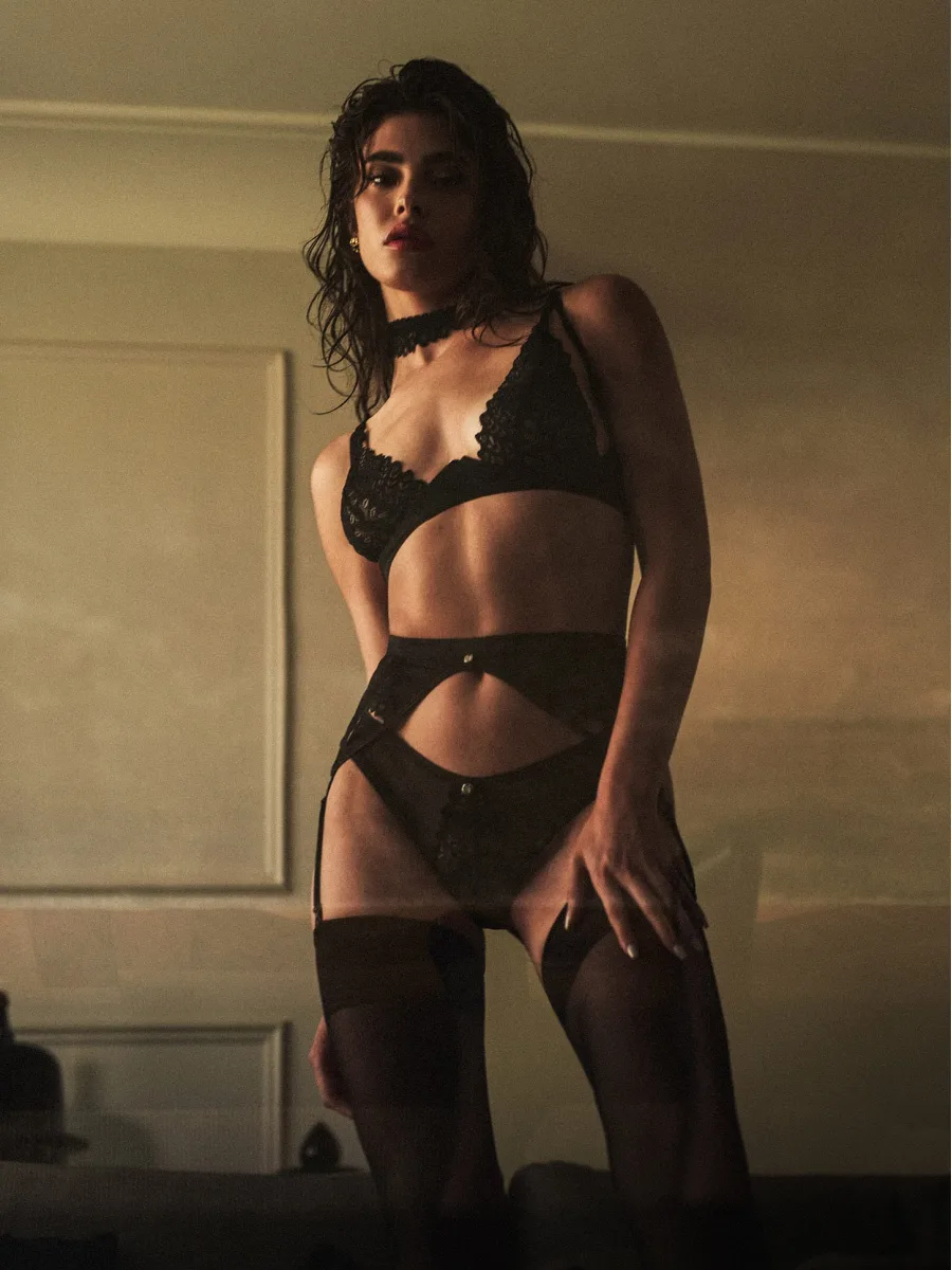 Black Lace Bra Obsessive Donarella — Underwired Cups