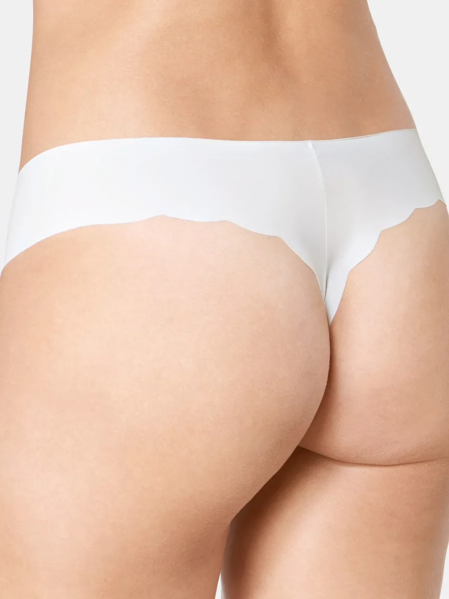 Seamless Thong Sloggi Zero Microfibre Hipstring – Invisible Daily Comfort