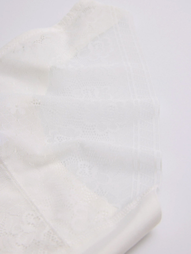 Spitzen-Mini-Slips Ysabel Mora 19670 – Nahtloses florales Design