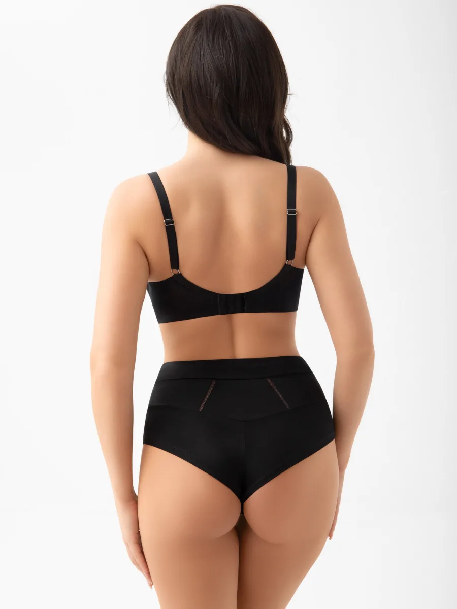 Black Lace Underwired Soft Bra Gorsenia Ismena G035
