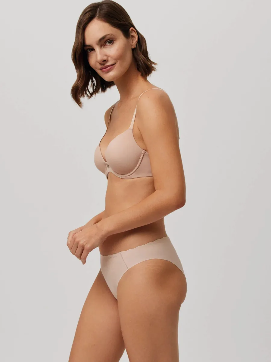 Laser-Cut Bikini Ysabel Mora 19339 – Seamless Wavy Edge Panties
